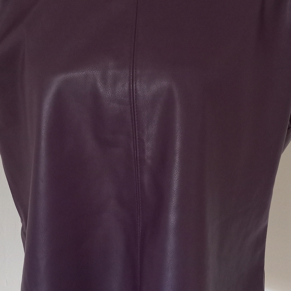 NWT! Calvin Klein Faux Leather Aubergine Padded Shoulder Top SZ L. - Picture 7 of 11